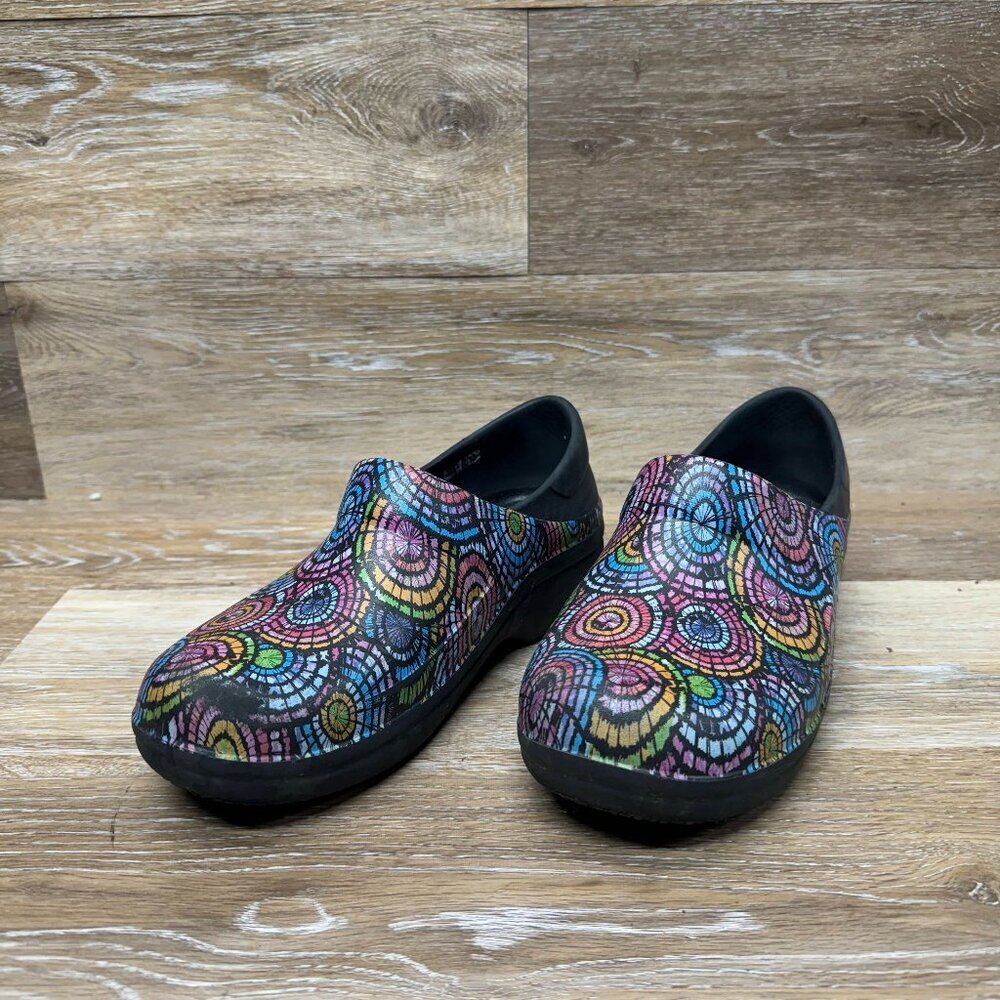 Crocs Triple Comfort Neria Pro II Graphic Psychedelic Clog Women's Size 9